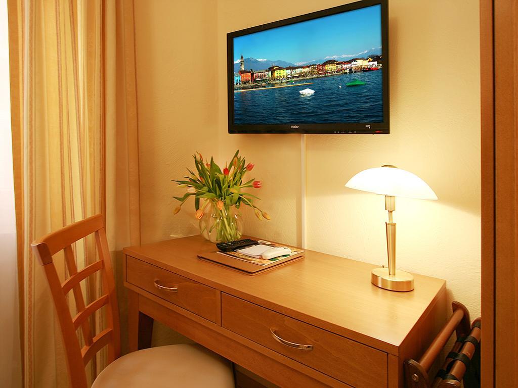 Hotel Garni Golf 아스꼬나 외부 사진
